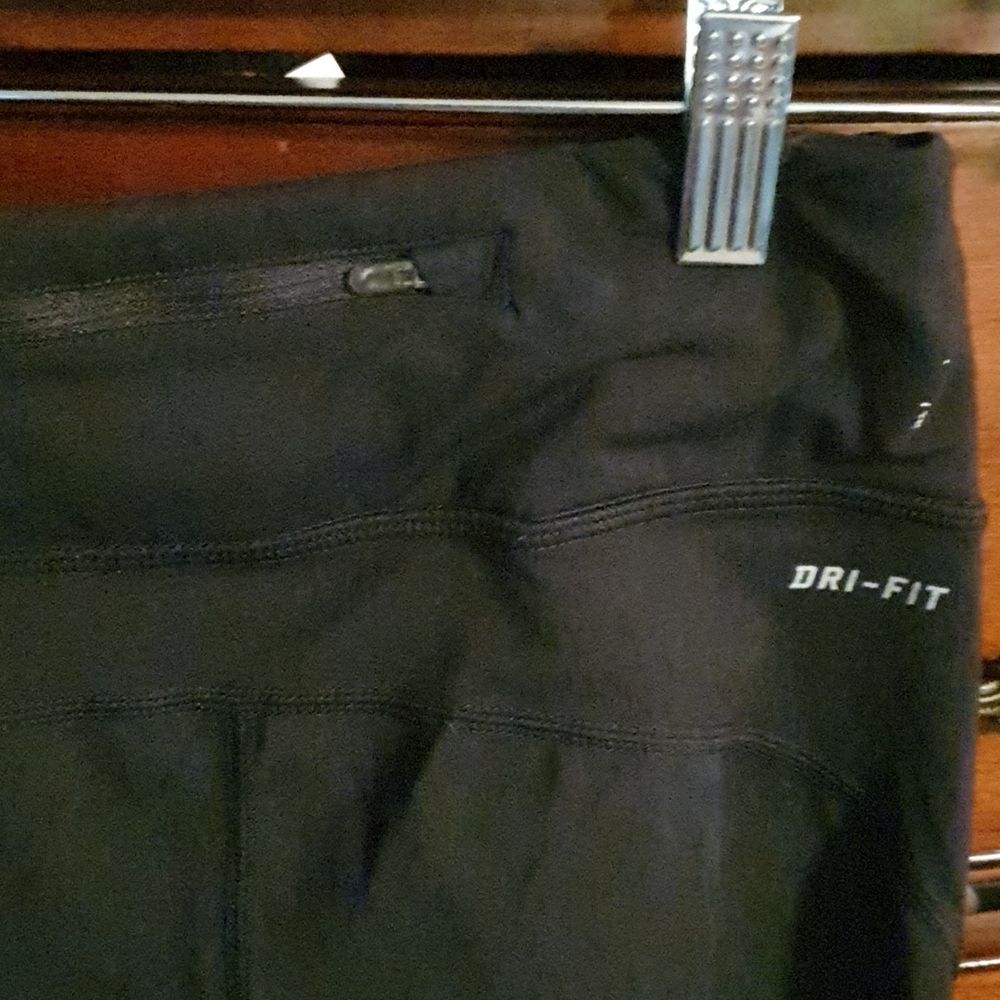 NWOT Nike Black Running Capri Leggings sz S - Picture 5 of 6